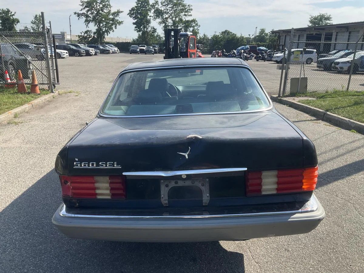 Mercedes SEL 560 V8 11