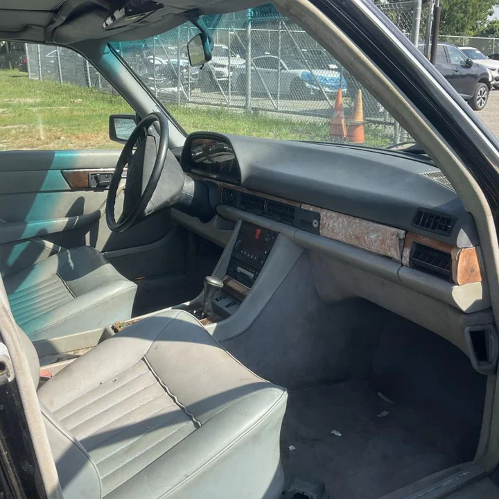 Mercedes SEL 560 V8